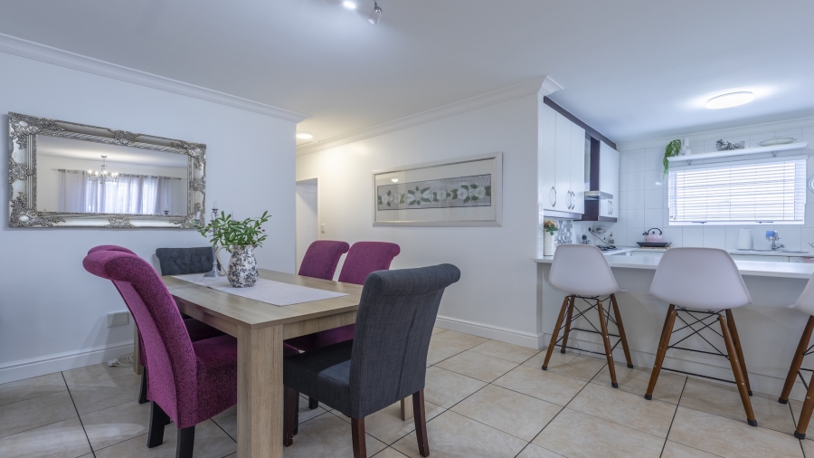 3 Bedroom Property for Sale in Sunningdale Western Cape